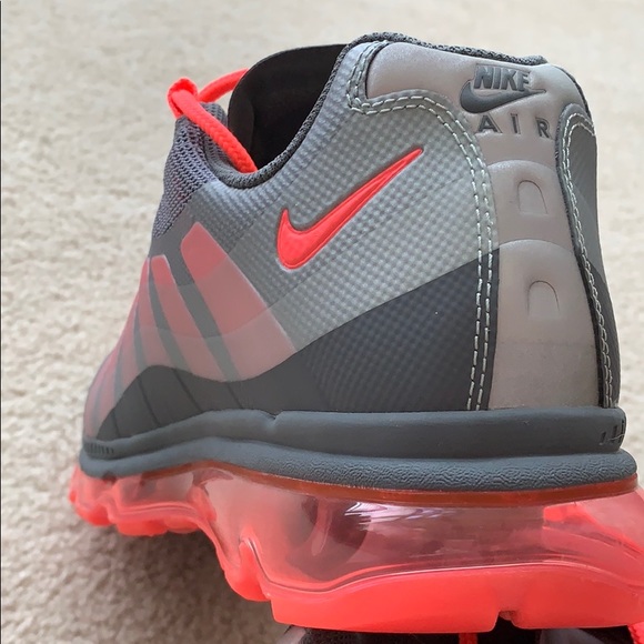 Women’s Nike Air Max - US 10 - Picture 3 of 4